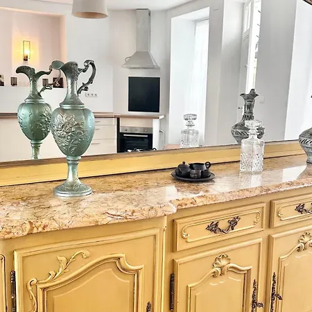 Duplex Beluci 아파트